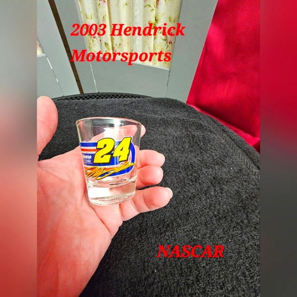 2003 Hendrick Motorsports Jeff Gordon #24 NASCAR Glass Shot Glass - Picture 1 of 9